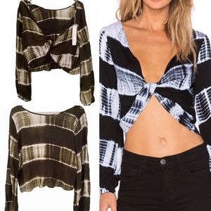 Line & dot twist top in green tie dye Large